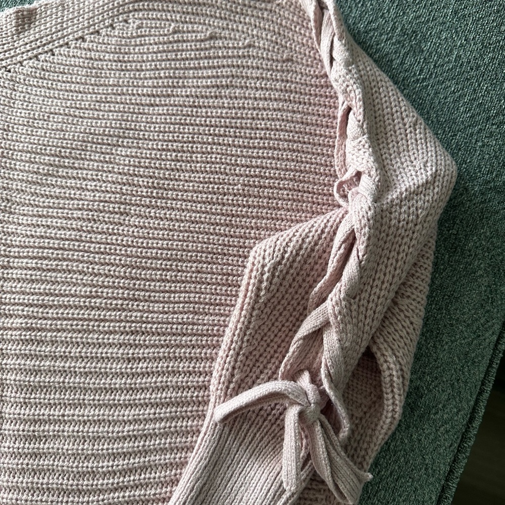 Pink Sweater - Picture 4 of 4